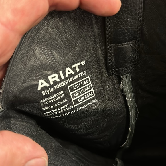 Ariat leather cowboy boots - Picture 3 of 4